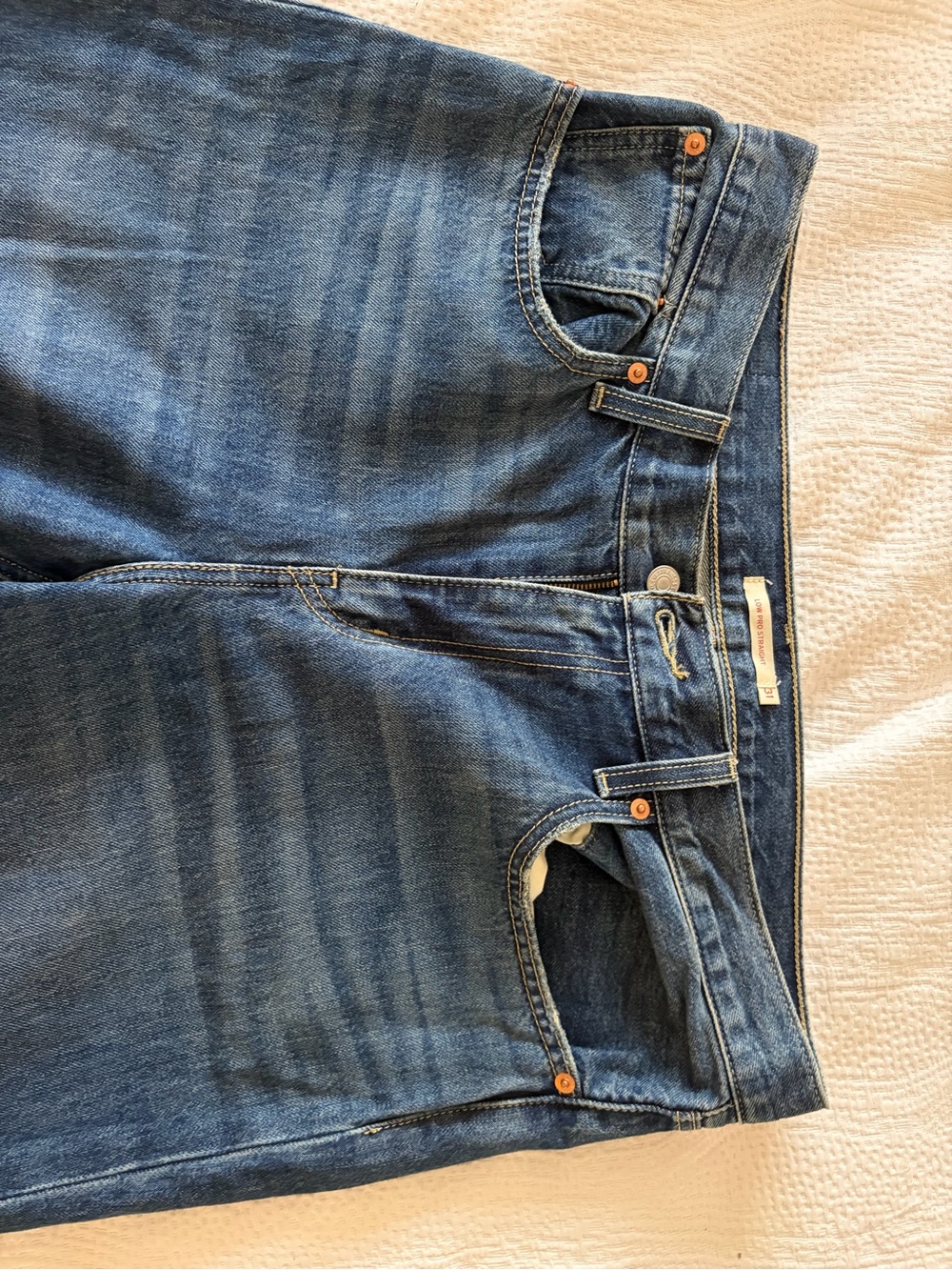 Levi's Women's Straight Leg Jeans in Medium Blue Denim - Picture 3 of 7